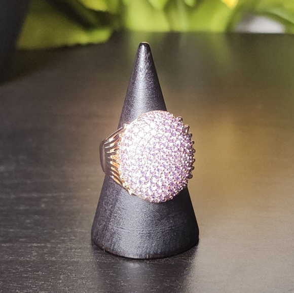 Beautiful Lilac Ring with Zirconia - Picture 1 of 3